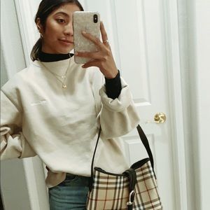 Meet your Posher, Em